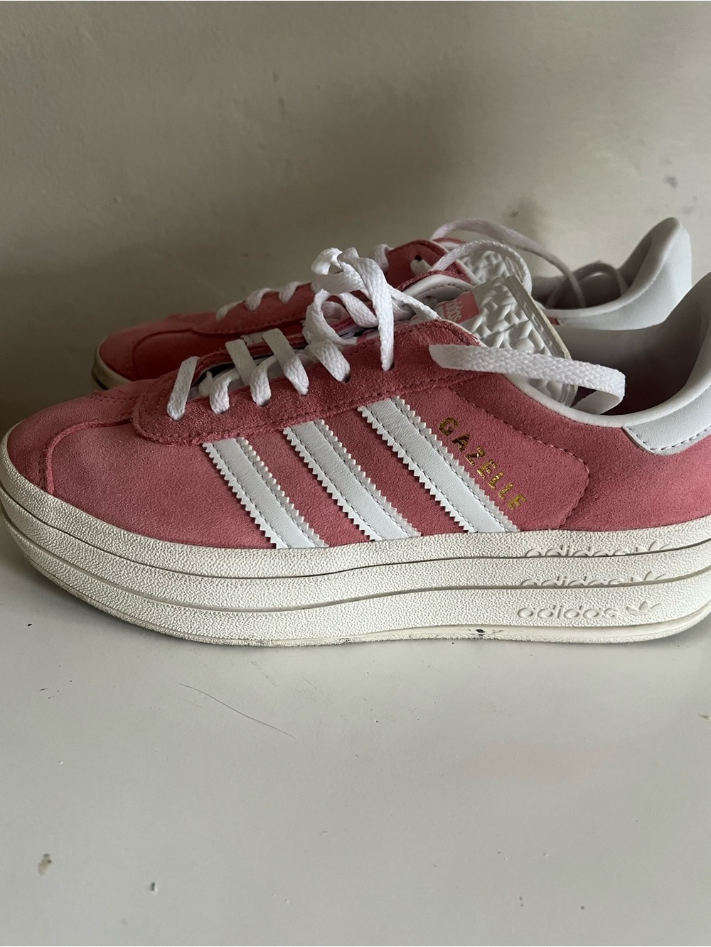 Adidas Originals Gazelle Bold Sneakers
Size 6.5
Hardly worn.